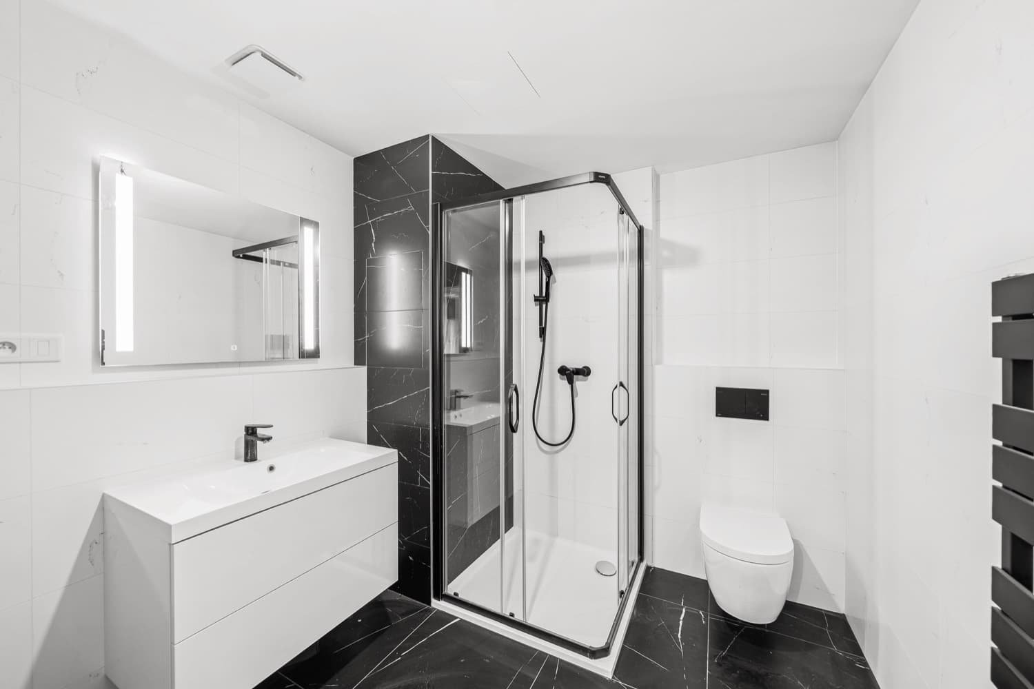 Koupelna s walk-in sprchou